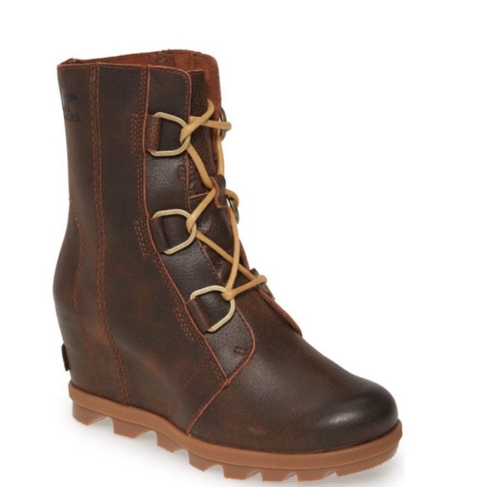Sorel Joan of Arc. Size 7.